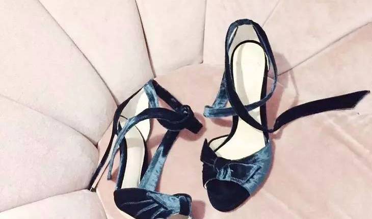 绝对靴下最新中文版,绝对靴下最新中文版,小巷中的隐藏宝藏