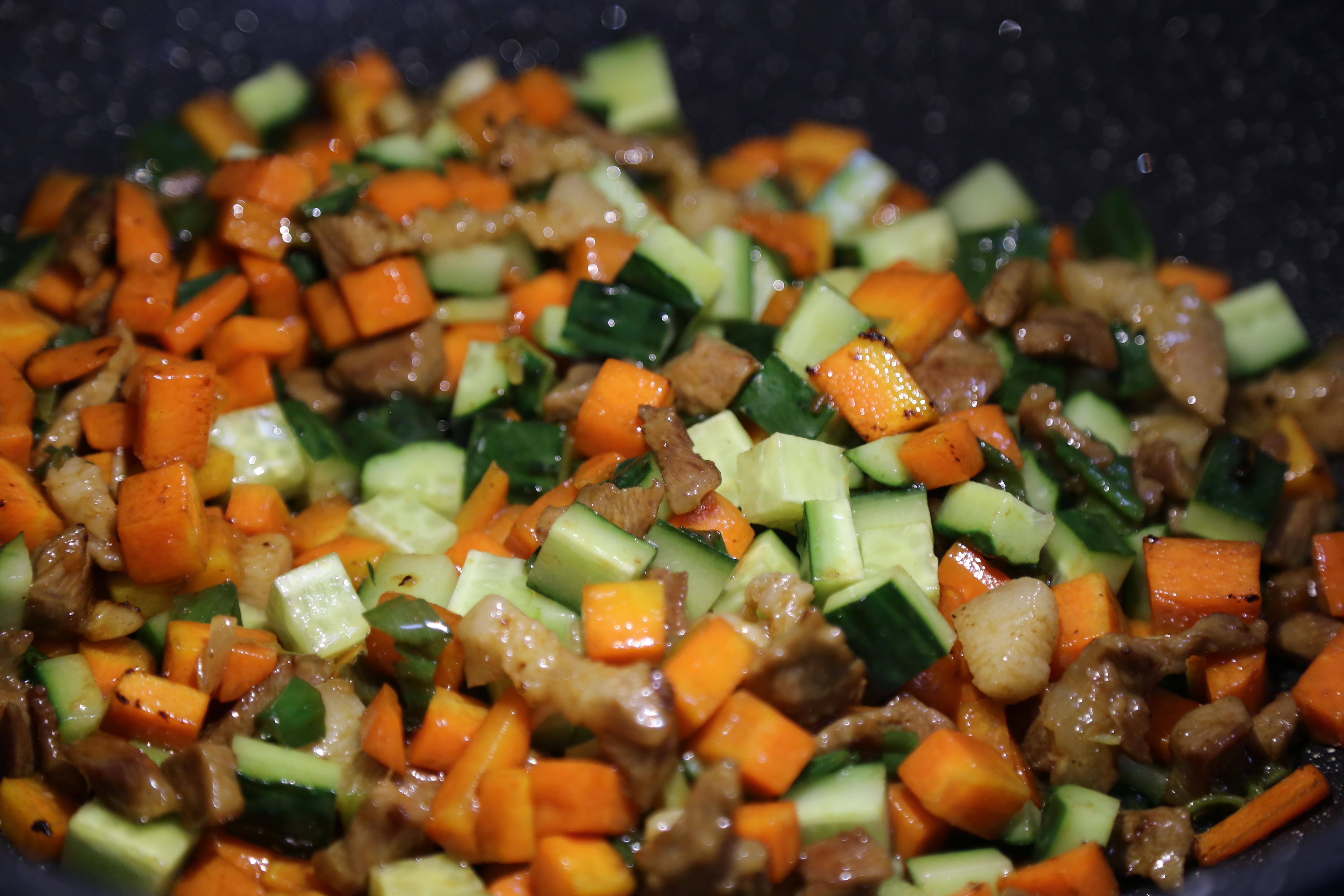 直播油亮黄瓜最新品种,直播油亮黄瓜最新品种，一场心灵与自然的奇妙旅行