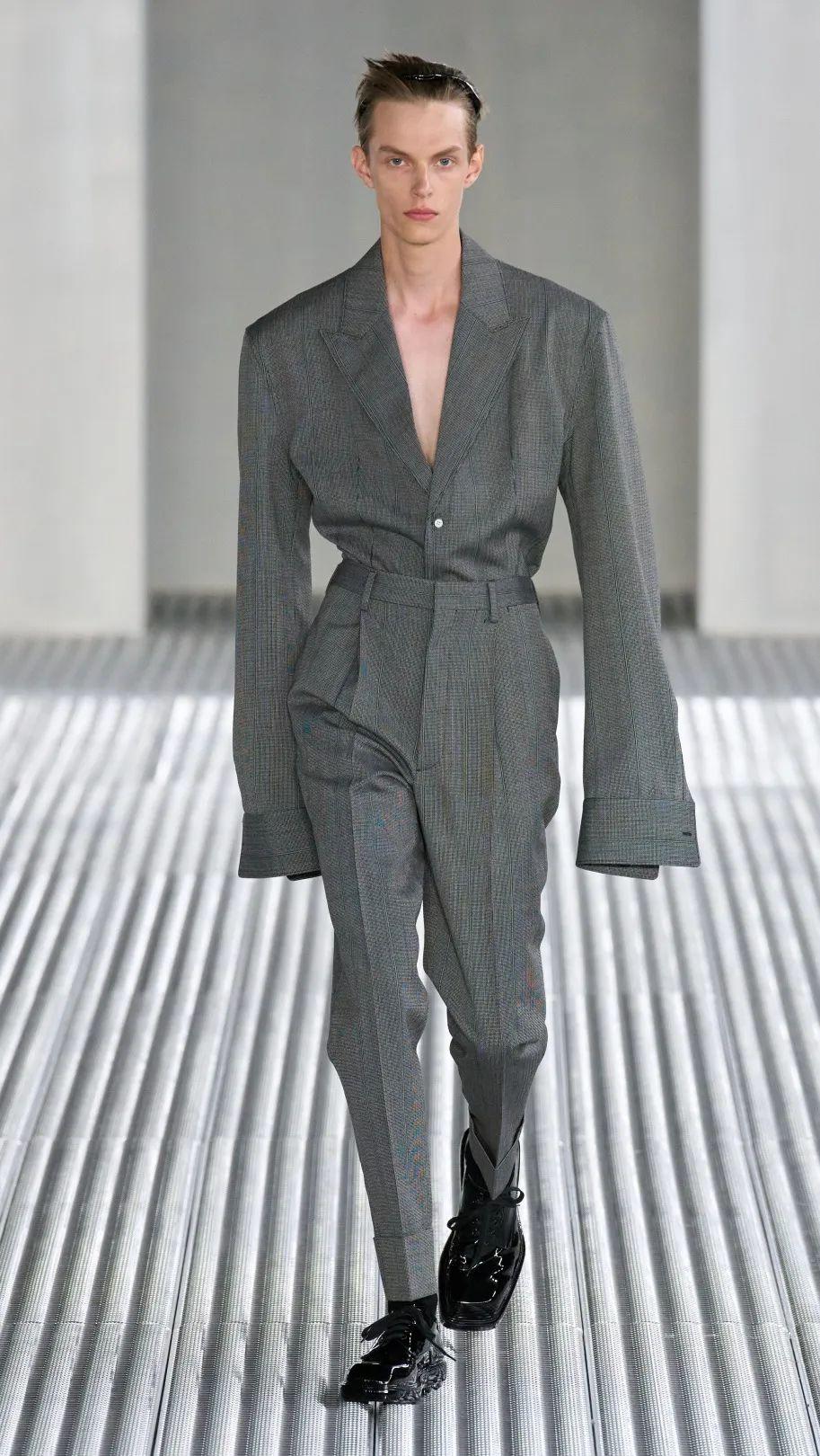 女衬衫2024年最新款,女衬衫2024年最新款，小巷深处的时尚秘境